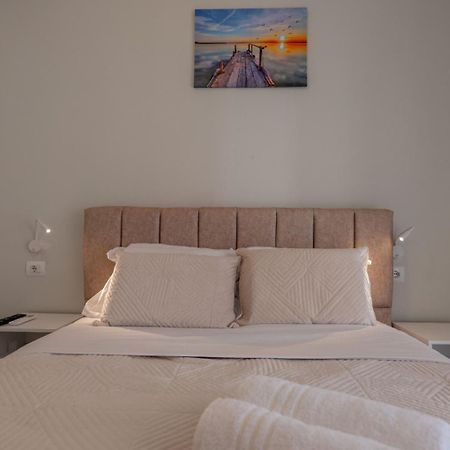 Esel Apartments Sarandë Exterior foto
