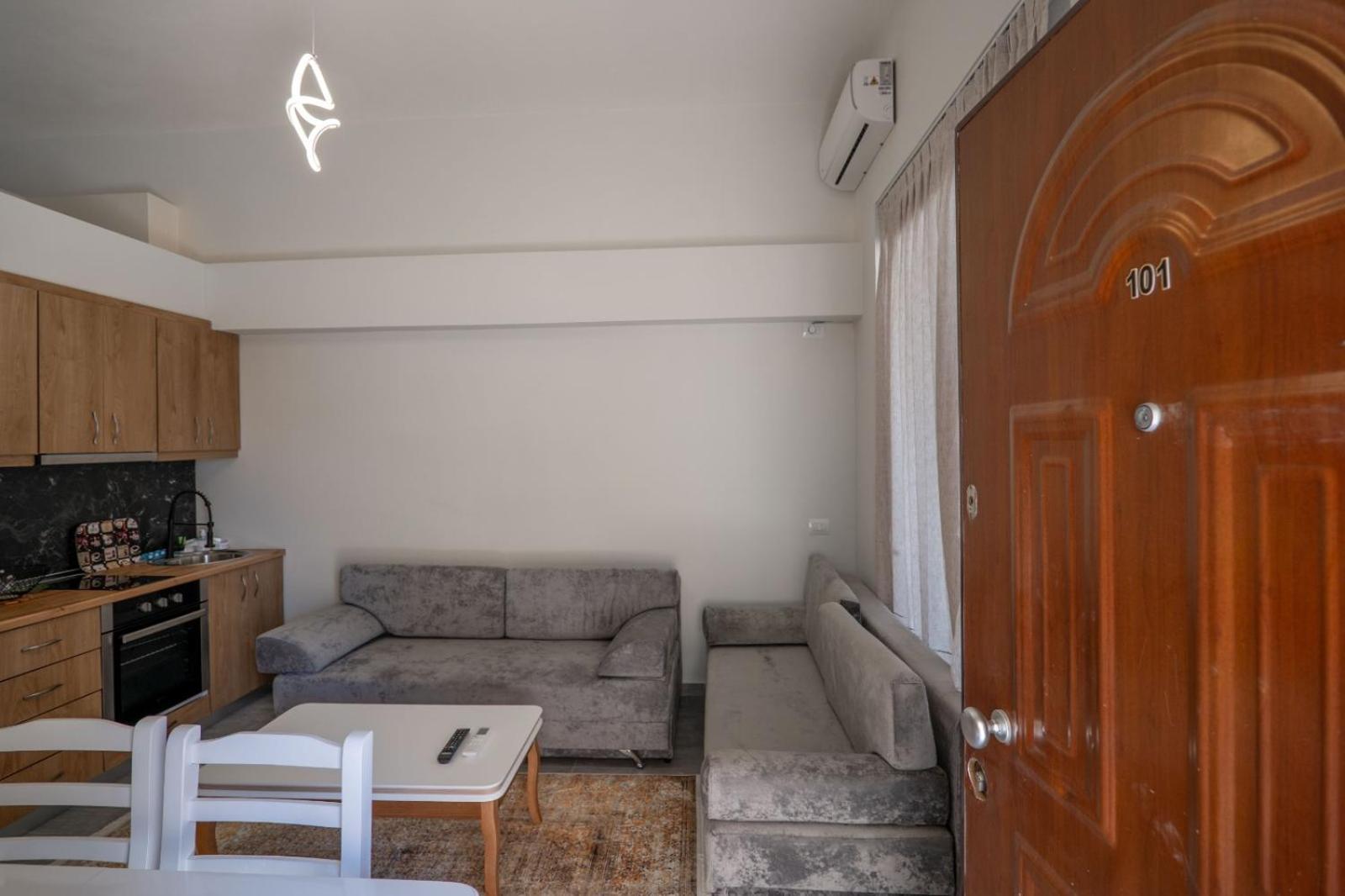 Esel Apartments Sarandë Exterior foto