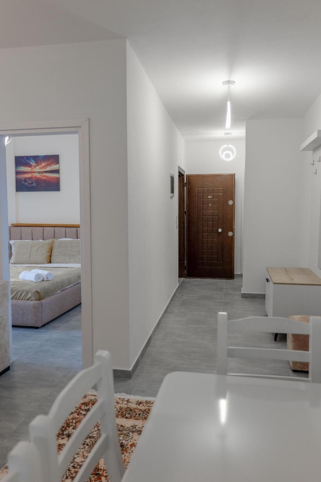 Esel Apartments Sarandë Exterior foto