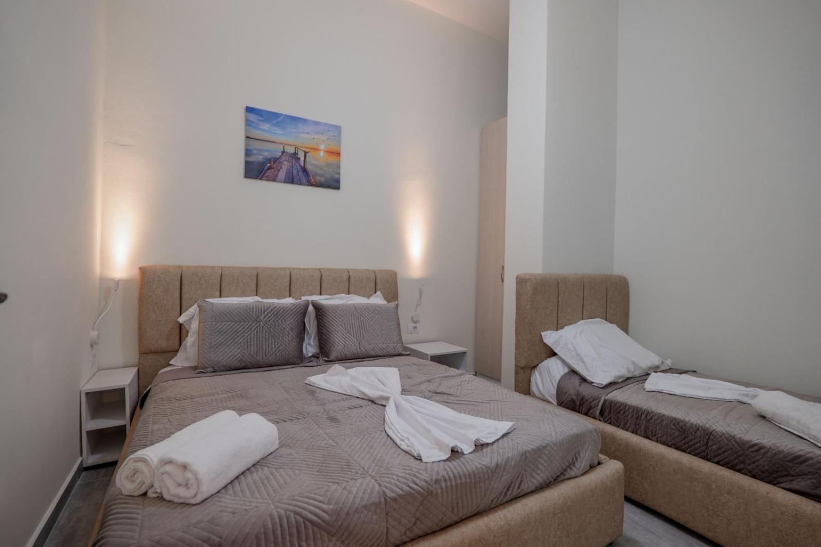 Esel Apartments Sarandë Exterior foto